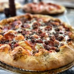Avenue Axe - Meat doctor pizza! This crust is 10/10