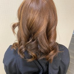 Juhdet's Curly Hair Studio - Color highlights haircut