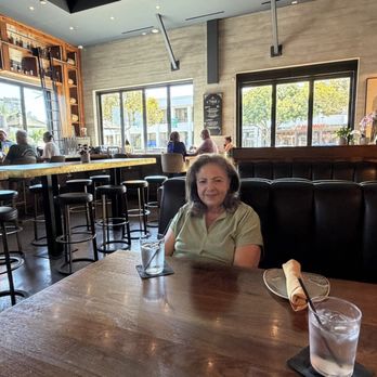 GRANVILLE - Mommy and the atmosphere from our booth - New American Near Me - Pasadena, California GRANVILLE - Mommy and the atmosphere from our booth - New American Near Me - Pasadena, California