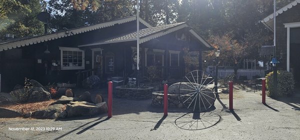 Narrow Gauge Inn by null