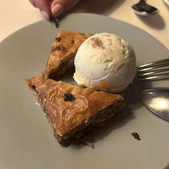 Kokkari Estiatorio - Baklava dessert - Greek Near Me - San Francisco, California Kokkari Estiatorio - Baklava dessert - Greek Near Me - San Francisco, California
