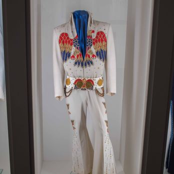 Graceland - Graceland is an amazing collection of everything Elvis... Planes, Cars, clothing and photos.... - Museums Near Me - Memphis, Tennessee Graceland - Graceland is an amazing collection of everything Elvis... Planes, Cars, clothing and photos.... - Museums Near Me - Memphis, Tennessee