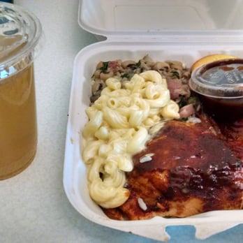 Microsoft Cafe 112 - Memphis BBQ Full Plate ($7.40) - Beef Brisket, Smoked Chicken Leg, Hoppin' John, Mac & Cheese and Corn Muffin w/ Arnold Palmer - Cafeteria Near Me - Redmond, Washington