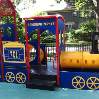 Randolph Tot Lot - Randolph Zephyr play structure - Parks Near Me - Oak Park, Illinois Randolph Tot Lot - Randolph Zephyr play structure - Parks Near Me - Oak Park, Illinois