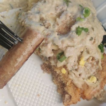 Hollywood Beach Cafe - Chicken Fried State, w/ Gravy and Biscuits - Breakfast & Brunch Near Me - Oxnard, California