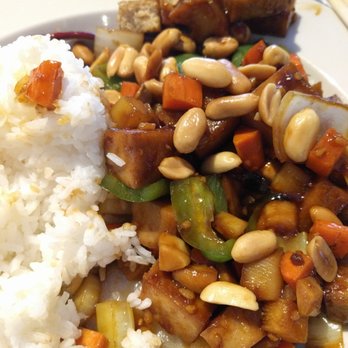 Ginger Café - Vegetarian chicken with mushrooms and peanuts. The veggie chicken is cubed seitan. - Chinese Near Me - Sunnyvale, California Ginger Café - Vegetarian chicken with mushrooms and peanuts. The veggie chicken is cubed seitan. - Chinese Near Me - Sunnyvale, California