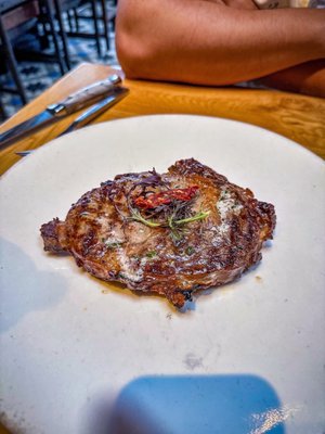 Steak & Whisky American Tavern by null