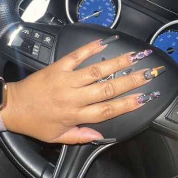 Elenail - Nail Technicians Near Me - San Fernando Valley, California
