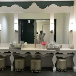 Eau Spa - Women's prep area