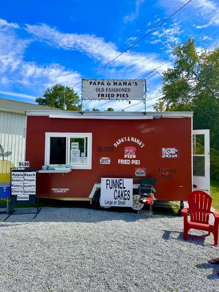 Papa & Nana's old Fashioned Fried Pie Logo