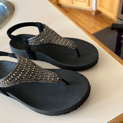 SKECHERS Warehouse Outlet - Arch fit Meditation sandals