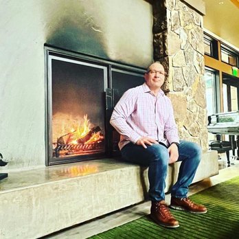 The Allison Inn and Spa - Cocktail area with cozy fireplace - Hotels Near Me - Newberg, Oregon