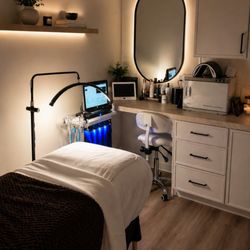Haven & Hue - Facial Room ( Muse)