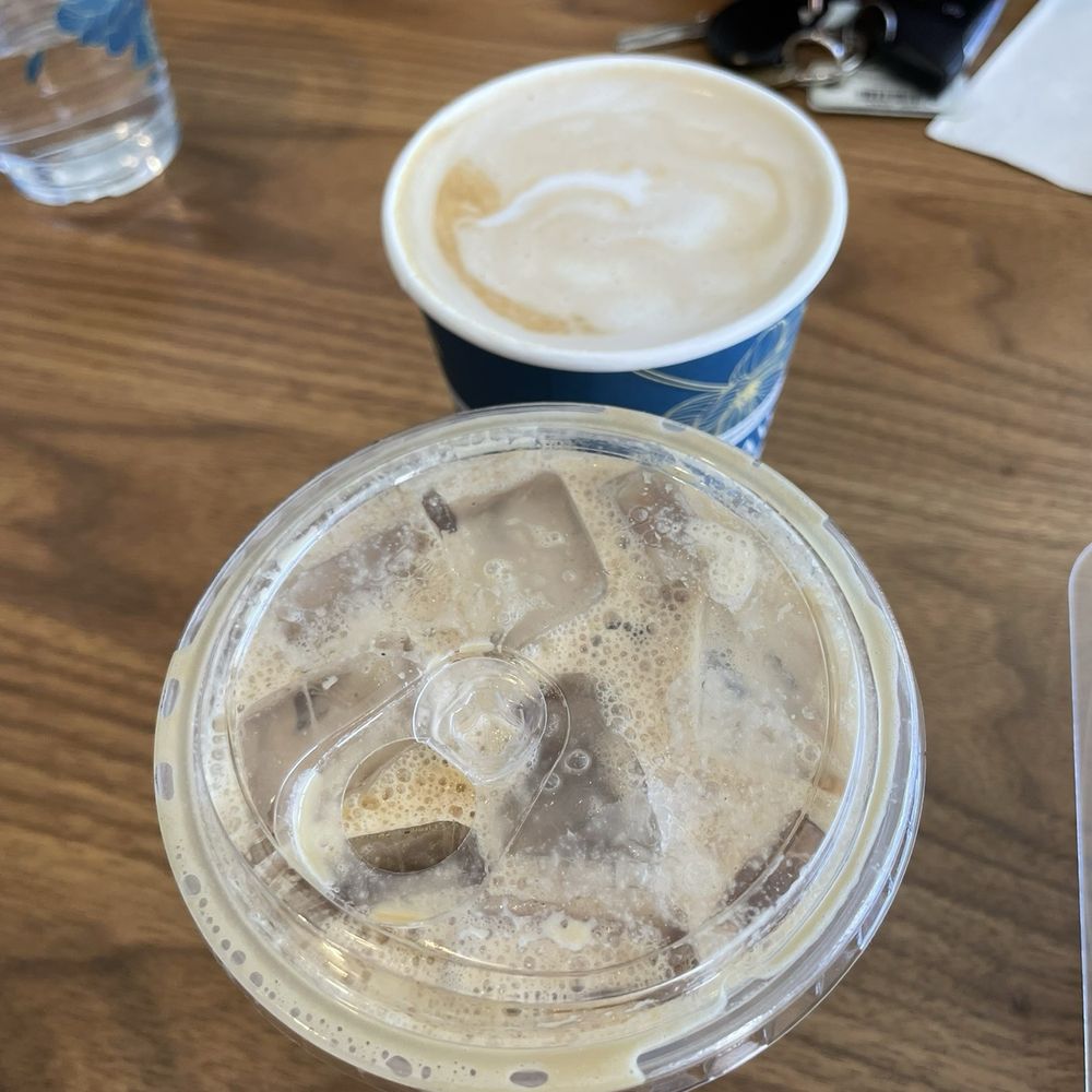 Horchata latte and caramel latte Horchata latte and caramel latte