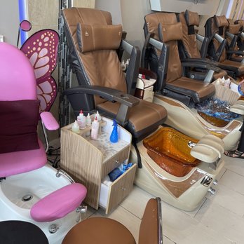 Five Stars Nail And Spa - Regular pedi seats. - Nail Salons Near Me - Snellville, Georgia Five Stars Nail And Spa - Regular pedi seats. - Nail Salons Near Me - Snellville, Georgia