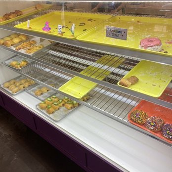 Jarams Donuts - Display case towards the end of the day. - Donuts Near Me - Dallas, Texas