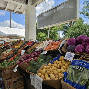 Goeke's Produce - Variety of fruits and veggies - Farmers Market Near Me - Saint Louis, Missouri