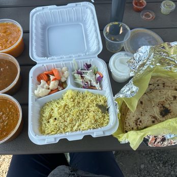 Sizzling Tandoori Hut - Veg lunch box & Suji Halwa - Indian Near Me - Aurora, Oregon Sizzling Tandoori Hut - Veg lunch box & Suji Halwa - Indian Near Me - Aurora, Oregon