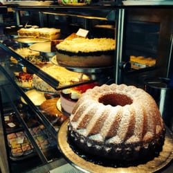 Kuchenträume An Der Alten Spinnerei - Ein Blick in das Tagesangebot, mit meinem König der Kuchen: dem Marmorkuchen!