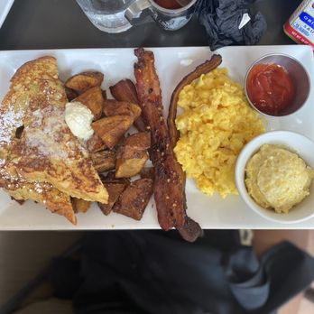 Easy Like Sunday - A little bit of everything with French toast and grits - Breakfast & Brunch Near Me - Baltimore, Maryland Easy Like Sunday - A little bit of everything with French toast and grits - Breakfast & Brunch Near Me - Baltimore, Maryland