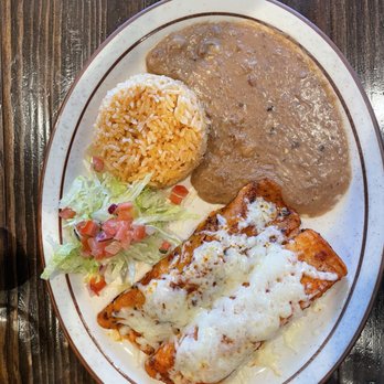 El Tarasco Restaurant - Shredded beef Enchiladas De La Casa (2) - Mexican Near Me - Hanford, California