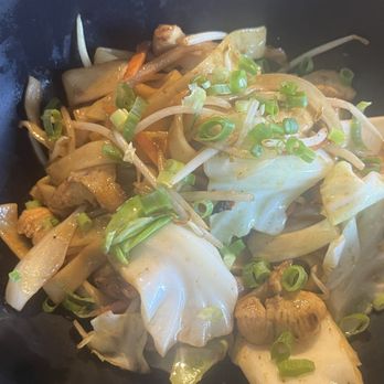 Joey's Kitchen Napili - Chicken chowfun - Filipino Near Me - Lahaina, Hawaii Joey's Kitchen Napili - Chicken chowfun - Filipino Near Me - Lahaina, Hawaii