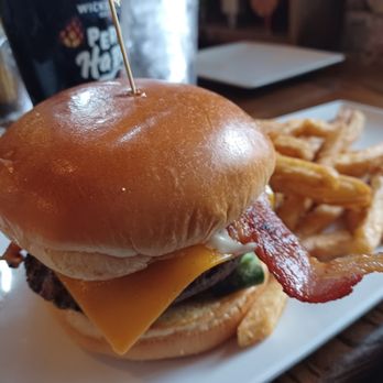 Vinson's Pub And Eatery - American Near Me - Clayton, North Carolina Vinson's Pub And Eatery - American Near Me - Clayton, North Carolina