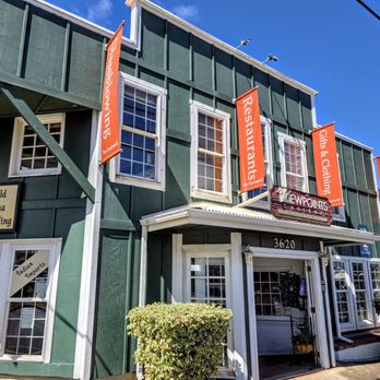 Viewpoints Gallery - Viewpoints Gallery Building - Art Galleries Near Me - Makawao, Hawaii Viewpoints Gallery - Viewpoints Gallery Building - Art Galleries Near Me - Makawao, Hawaii