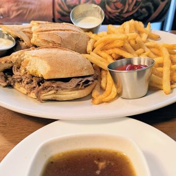 Freda's Fine Food & Drink - French Dip - Pizza Near Me - Moorpark, California