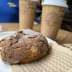 Tierra Garat - Concha and coffee