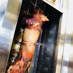Traser - Spanferkel am Spieß! Definitiv unser Highlight!