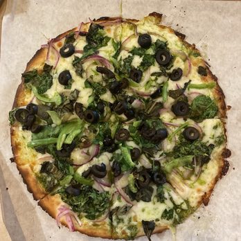 Pieology Pizzeria Southbay Pavillion Mall - Gluten Free pesto pizza - Pizza Near Me - Carson, California