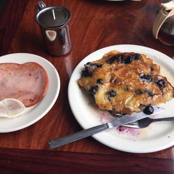 Lighthouse Cafe - Simple diner food! Loved the blueberry hot cakes!!! Egg Benedic was really tasty too. - American Near Me - Port Townsend, Washington