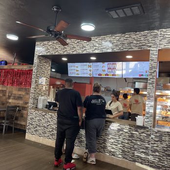 Nash Hot Chicken - Front counter - Fast Food Near Me - Trafford, Pennsylvania