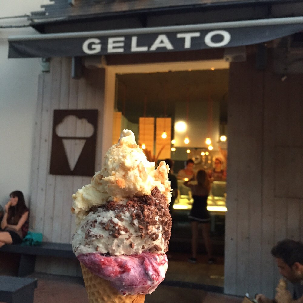Gelateria Puro & Bio - 3 flavor gelato cone, marscapone cranberry, stracciatella, and Italian biscuit. - Ice Cream & Frozen Yogurt Near Me - Forlì, FC