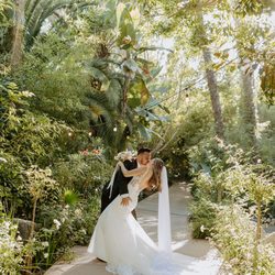 Parallel33 Photography - Wedding romantic Photography of a bride and groom in San Diego at Botanica in Encinitas
