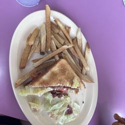 The Farmers Table - BLT with Fries