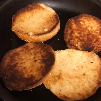 Chomp Kitchen and Drinks - Slightly burnt buns - American Near Me - Providence, Rhode Island
