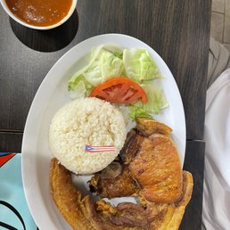 Arroz con habichuelas y chuleta Kancan Arroz con habichuelas y chuleta Kancan