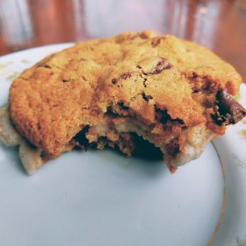 Scofflaw - Chocolate Chip Cookie Sandwich - Golden Graham Ice Cream - New American Near Me - Chicago, Illinois Scofflaw - Chocolate Chip Cookie Sandwich - Golden Graham Ice Cream - New American Near Me - Chicago, Illinois
