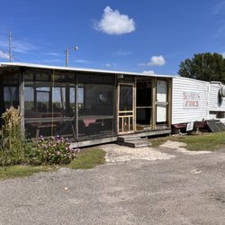 King's Fries - What you see from the road.