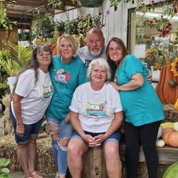 Clifty Garden Center - Employees with the owner of the Clifty Garden Center
