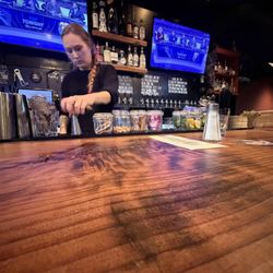 Napa Palisades Saloon - Bar