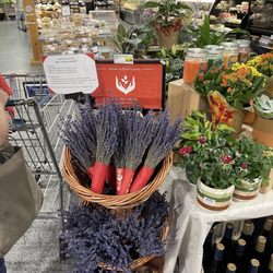 Piggly Wiggly Super Market - Lavender even in the grocery store.