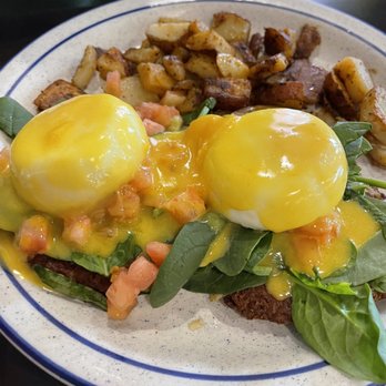 The Blue Pig Diner - Crab cake Benedict - Diners Near Me - Gorham, Maine