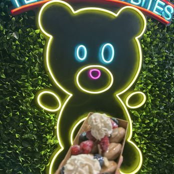 Teddys Tiny Bites - Plain Teddy Deluxe  Teddys Bearry Deluxe - Desserts Near Me - Los Angeles, California