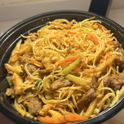 Star Garden Chinese Cuisine - Singapore noodles have a curry flavor and a little spicy. The best version I have ever had! So impressed!!