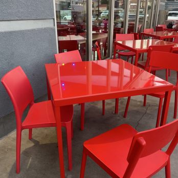 Dave's Hot Chicken - Outside seating - Chicken Shop Near Me - Northridge, California Dave's Hot Chicken - Outside seating - Chicken Shop Near Me - Northridge, California
