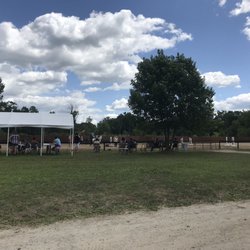 Rochester Hills Stable - Family watching Summer Camp Riders in the end of week Horse Show!