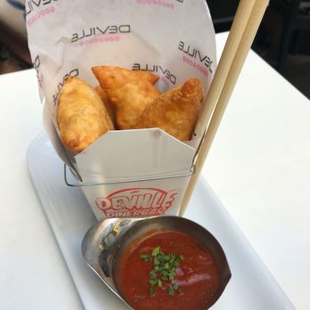 Deville Dinerbar - Diners Near Me - Montreal, Quebec Deville Dinerbar - Diners Near Me - Montreal, Quebec
